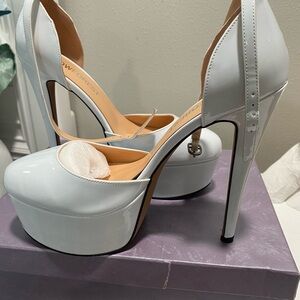 Chic White Platform Heels